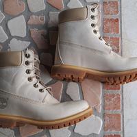 Stivaletti Timberland  in nabuk beige