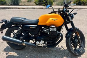 Moto guzzi V7 III STONE 2018 km 9200