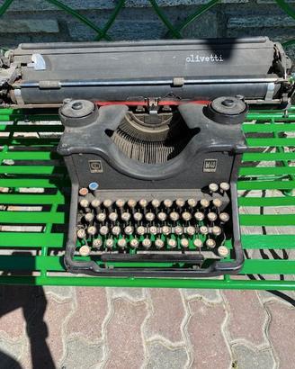 Macchina da scrivere Olivetti M40