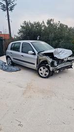 Renault Clio 1.2 benzina automatica 2005