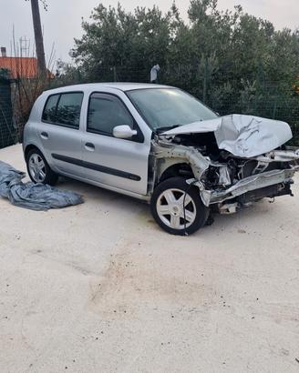 Renault Clio 1.2 benzina automatica 2005