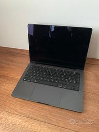 PC MacBook Pro M4 con 16GB RAM 14 pollici