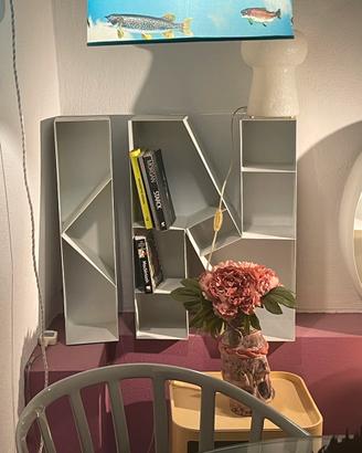 Libreria sospesa in metallo IN OUT