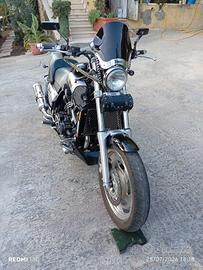Yamaha v max 1200