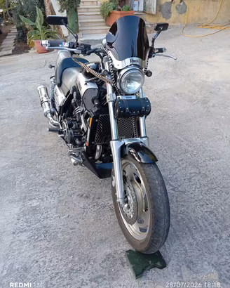Yamaha v max 1200