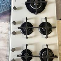 Piano cottura a gas Whirlpool in vetro bianco