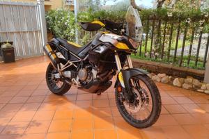 Aprilia tuareg 660
