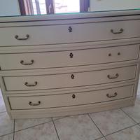 Set due comodini e comò in legno laccato avorio