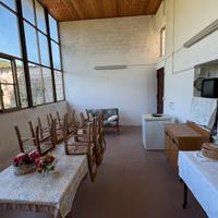 Casa indipendente con corte e terreni