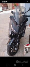 scooter Yamaha xmax 400