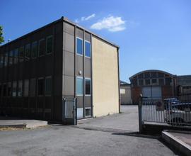 Borgo roma/fiera ampio capannone