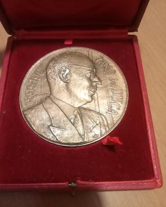 medaglia commemorativa Cino del Duca 