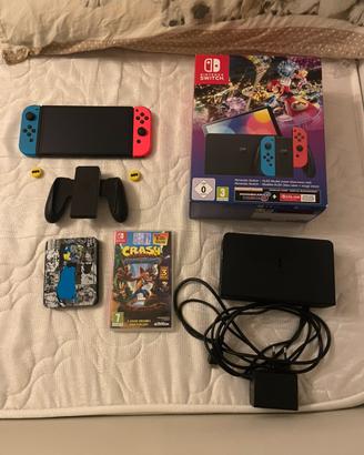 Nintendo Switch OLED + Crash Bandicoot + Accessori