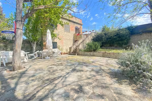 Rustico / Casale di 210 m² con più di 5 locali a S