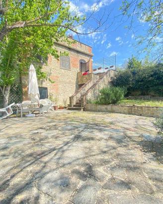 Rustico / Casale di 210 m² con più di 5 locali a S
