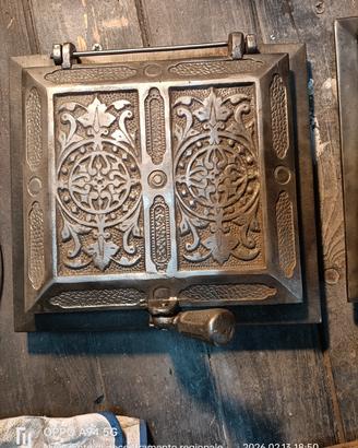 Sportello vintage in ghisa Stufa a legna/ Stube