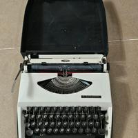 Macchina da scrivere d'epoca Triumph Tippa