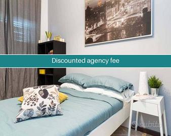 Stanza in appartamento di 220 m² a Cesano Boscone