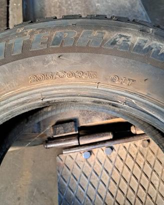 Coppia Gomme Firestone invernali 205/60R15 91T