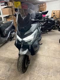 Voge Sfida SR4 400 Scooter