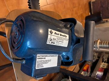 Elettropompa autoadescante