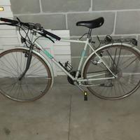 bicicletta Bianchi Touring City ruota 28