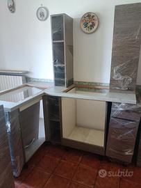 Cucina modello Stella completa di tutti i mobili. 