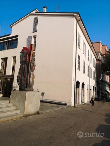 Ufficio con finiture di pregio in Piazza Martiri