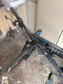 Bicicletta rockrider st520