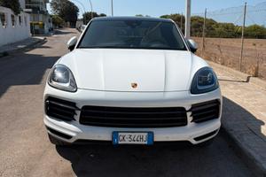 Porsche cayenne coupe’