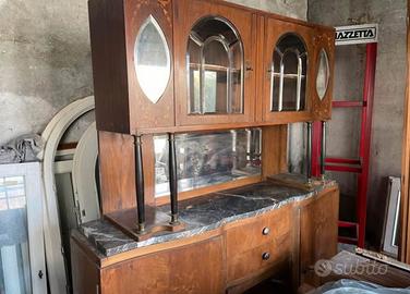 Credenza antica