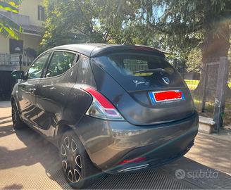 Lancia Y Momo Design