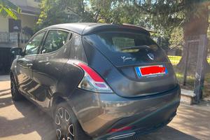 Lancia Y Momo Design