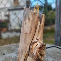 lampada artigianale in legno naturale