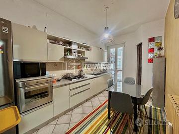 TRILOCALE DOPPIA ESPOSIZIONE