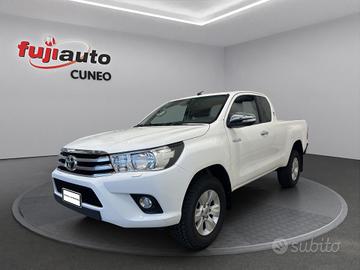 Toyota Hilux 2.4 d-4d extra cab Lounge 4wd