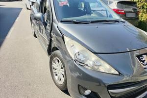 automobile Peugeot 207