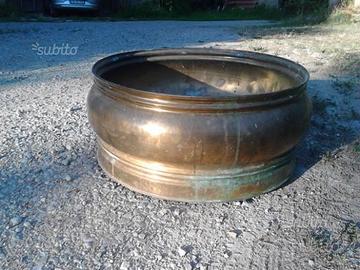 Fioriera con ruote in ottone