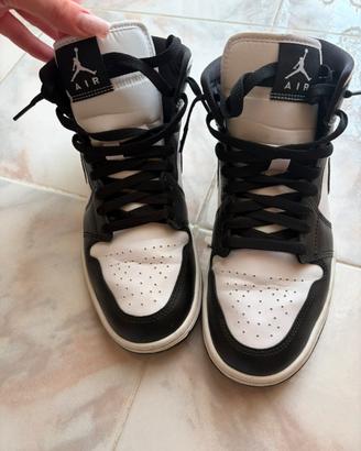 Nike Air Jordan 1 Mid “Black/White” 40.5