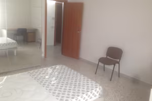 Camera 100m dal Policlinico