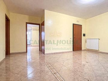 S2 Appartamento con box, zona via Stellato