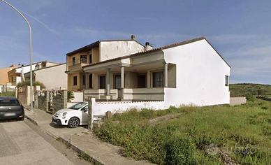Immobile in asta di 208 m² con 5 locali e box auto