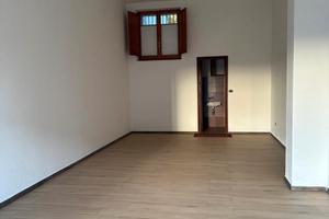 Locale luminoso a Carbonia