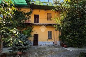 CASA DI CORTE A GREZZAGO