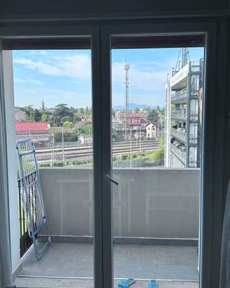 Porta scorrevole alluminio vetro doppio