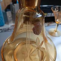 bottiglia con bicchieri vintage 