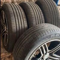 Gomme auto con cerchi