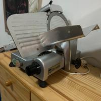 Affettatrice professionale con lama 22cm