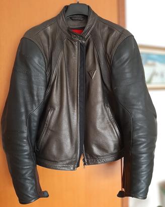 Meravigliosa giacca in pelle della Dainese per mot