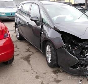 Opel Zafira,